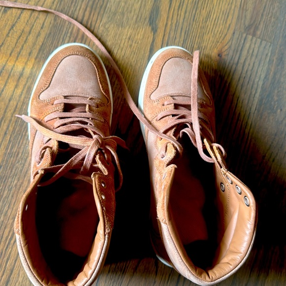 Tan Balenciaga sneaker size 38 - Picture 1 of 8